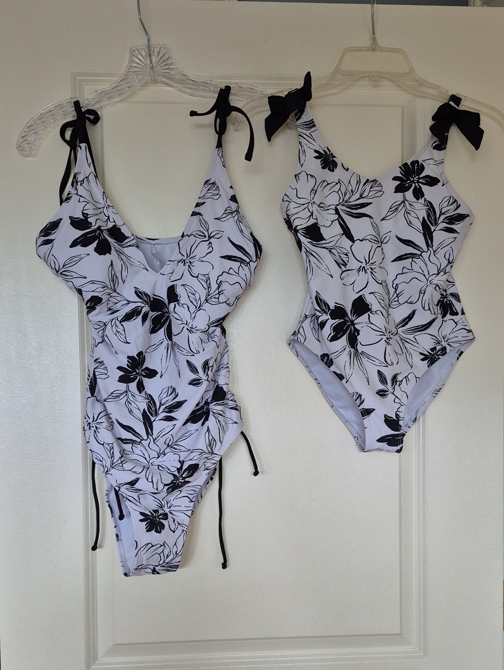Mother Daughter Swimsuit Set - Black & White (Cupshe)
